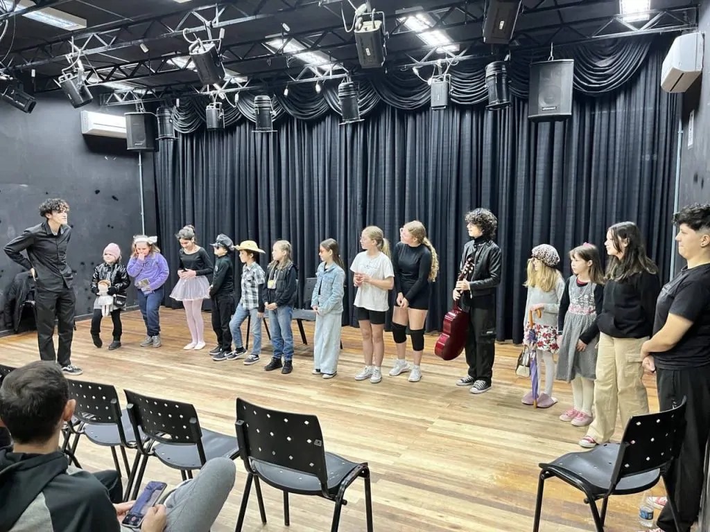 São Bento do Sul: Oficinas gratuitas de teatro e circo serão oferecidas no CEU das Artes a partir de agosto