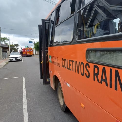 Colisão entre ônibus e ciclista deixa homem ferido no Centro de São Bento do Sul