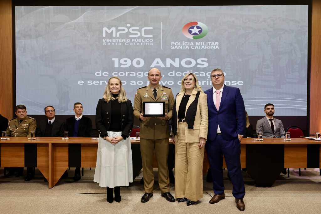 MPSC presta homenagem pelos 190 anos da Polícia Militar de Santa Catarina
