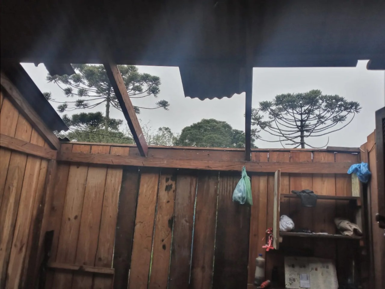 [Vídeo] Temporal causa estragos no interior de Rio Negrinho e afeta famílias do Assentamento Edson Soibert