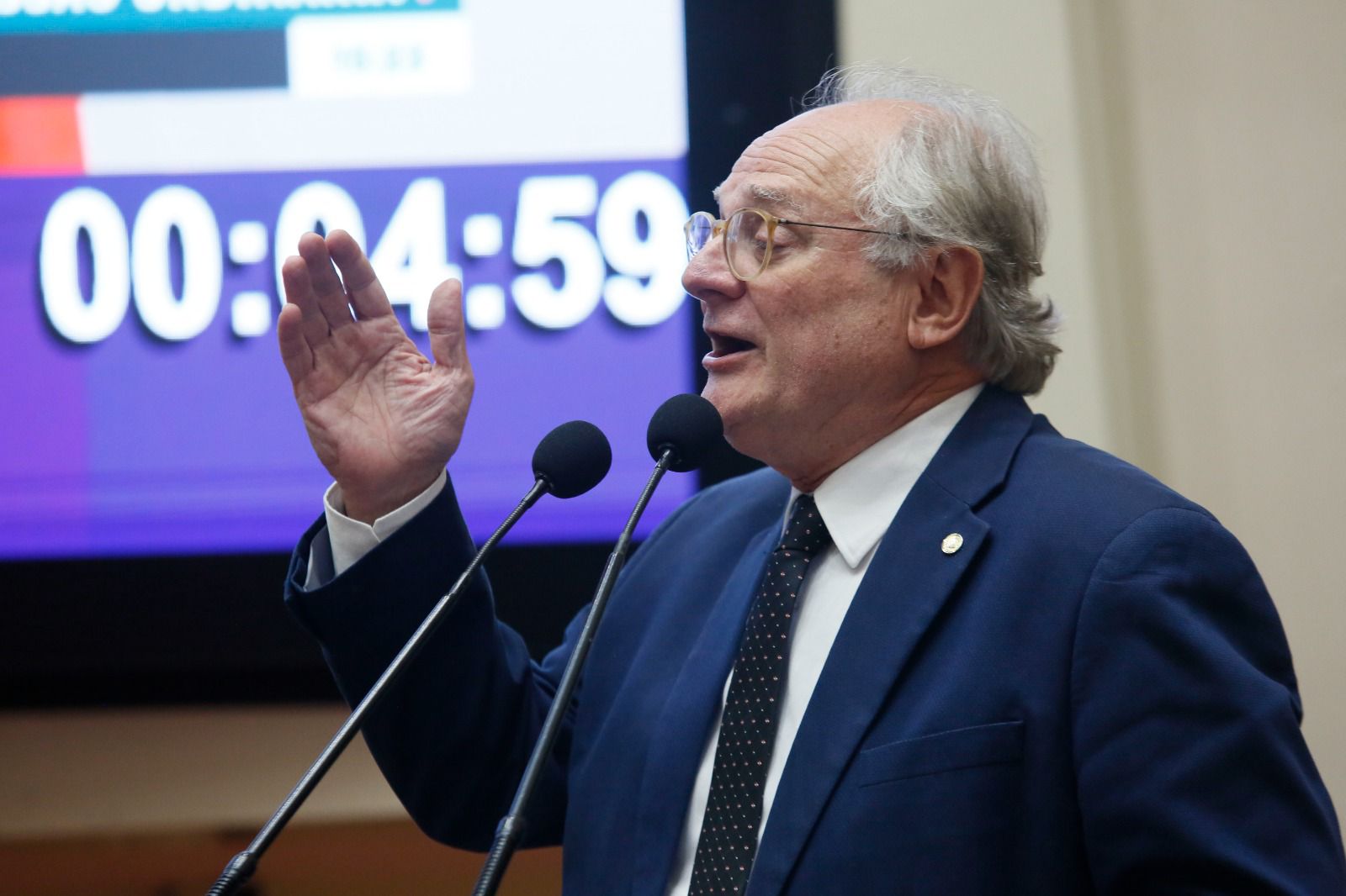 Deputado Dr. Vicente critica lentidão do governo em regulamentar lei do canabidiol: “Quem tem dor, tem pressa!”*