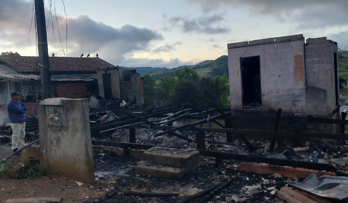 Vitimas de incêndio são identificadas após tragédia na Serra catarinense