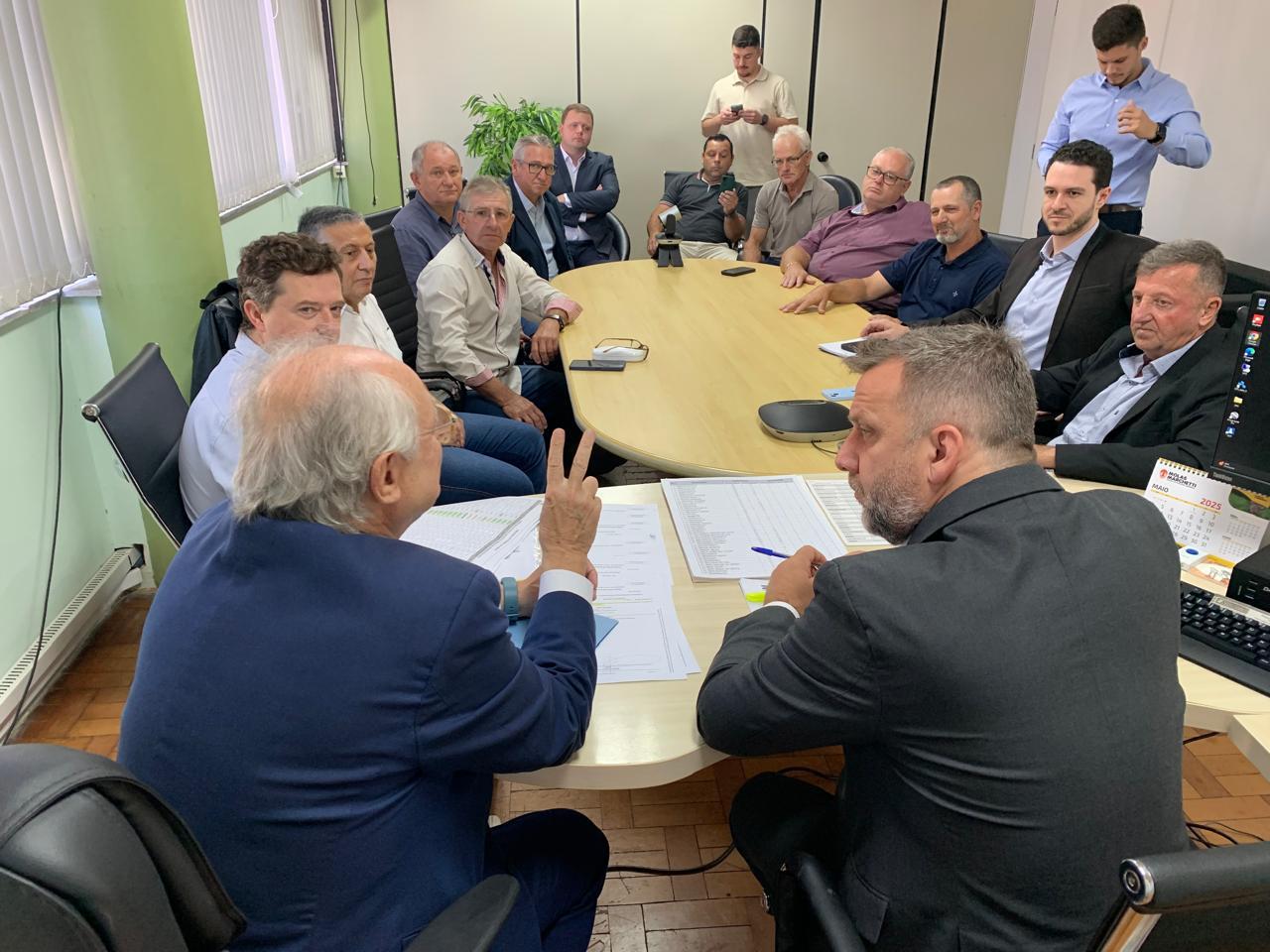 SC 415 - Secretário de Infraestrutura anuncia nova empresa na pavimentação.