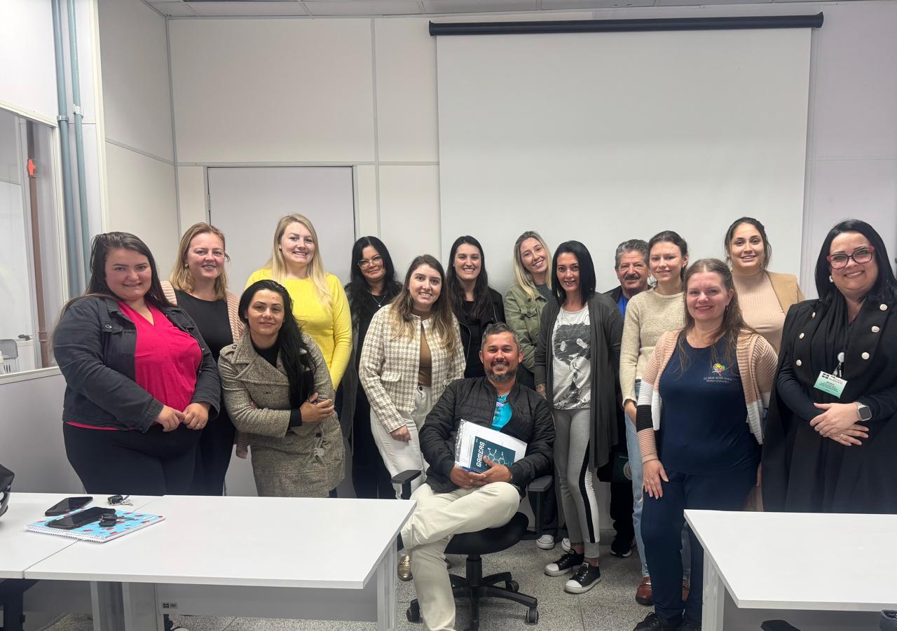 ​Professores participam de formação voltada à inclusão educacional