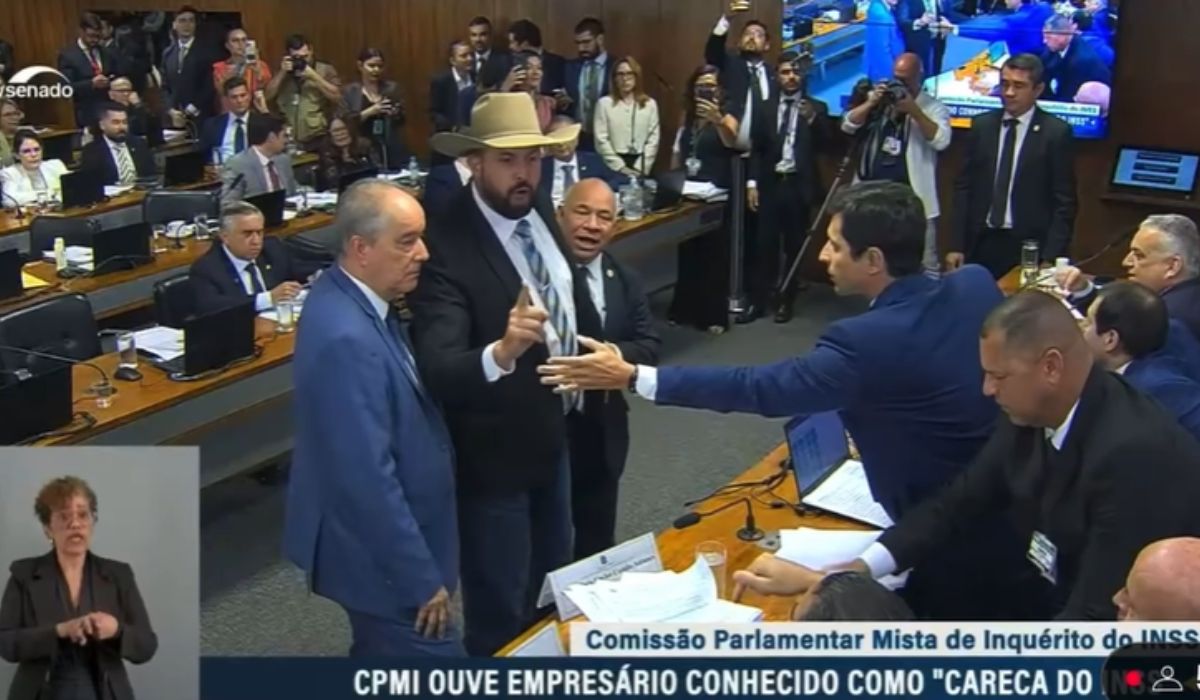 Zé Trovão bate-boca com advogado do ‘careca do INSS’ e CPMI é suspensa