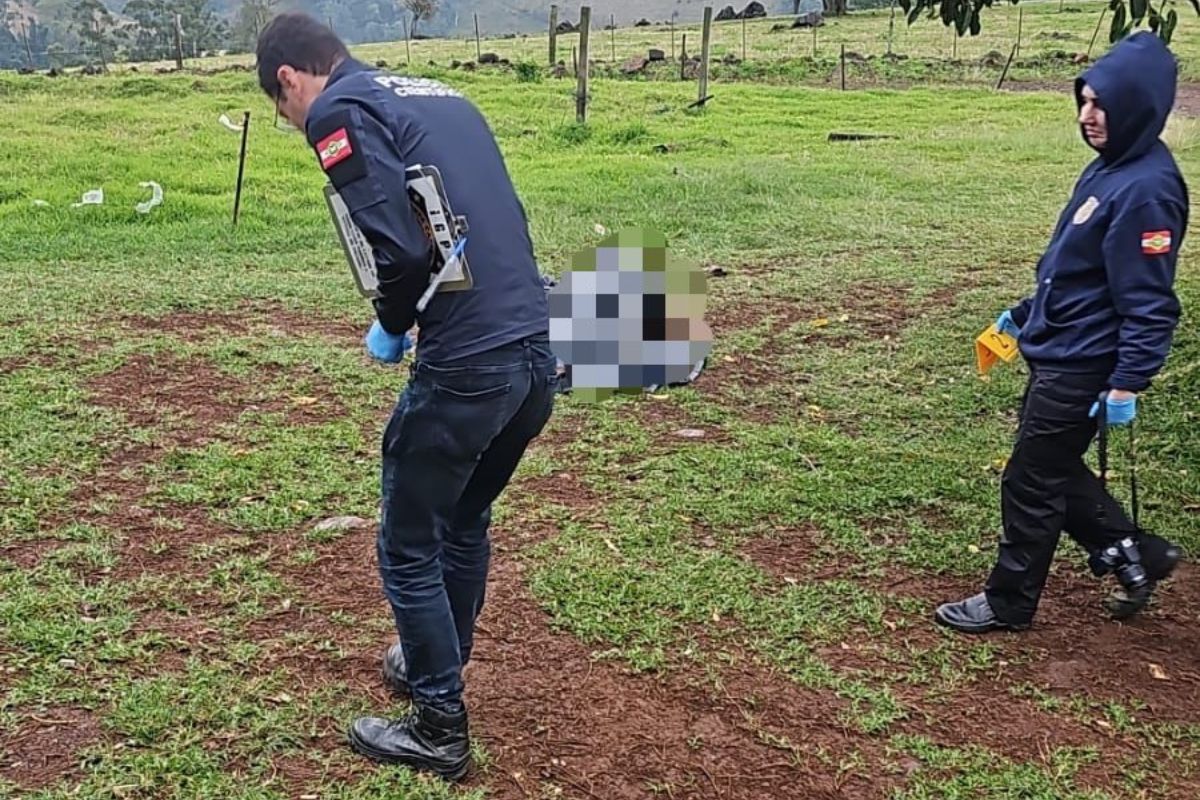 Homem é morto em boate após agredir ex-companheira que estava trabalhando, no Oeste de SC