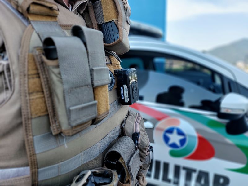 Mulher agride a vizinha com cano de alumínio em Jaraguá do Sul