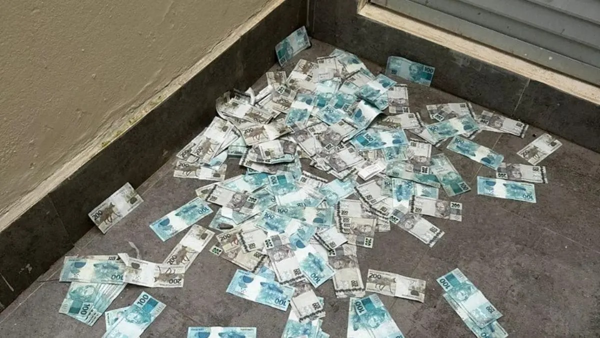 Choveu dinheiro vivo em Balneário Camboruí