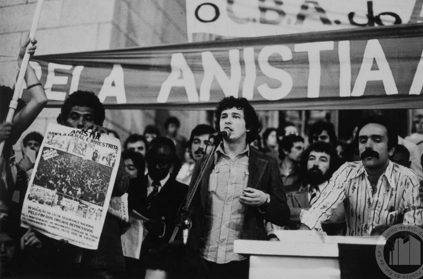 Texto publicado a 17 anos nos lembra da hipocrisia da esquerda brasileira
